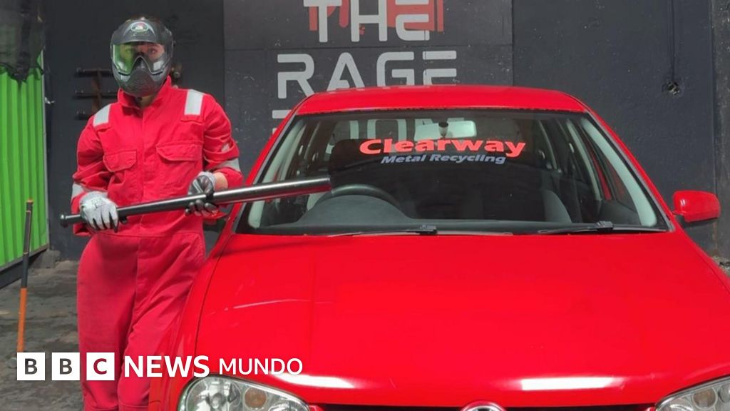 “Salas de la furia”: cómo son los espacios cada vez más populares para liberar la ira y aliviar el estrés "Salas de la furia": cómo son los espacios cada vez más populares para liberar la ira y aliviar el estrés