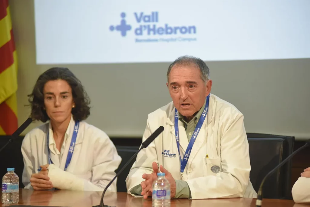 Salvador Illa podría sufrir "una patología inflamatoria" a causa de una infección y seguirá hoy en la unidad de vigilancia intensiva del Hospital Vall d'Hebron