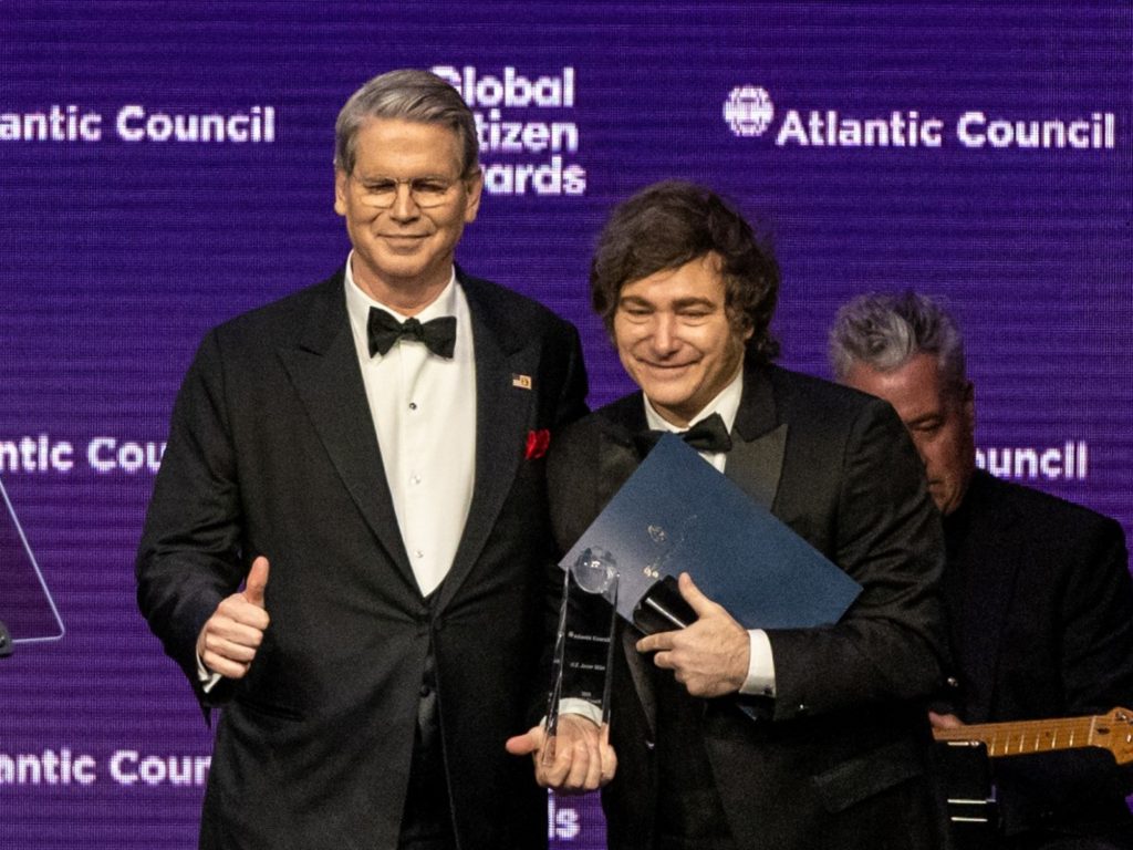 Scott Bessent definió a Milei como un “político de gran nivel” y dijo que Argentina es una “pieza central” de su estrategia regional Scott Bessent definió a Milei como un “político de gran nivel” y dijo que Argentina es una “pieza central” de su estrategia regional