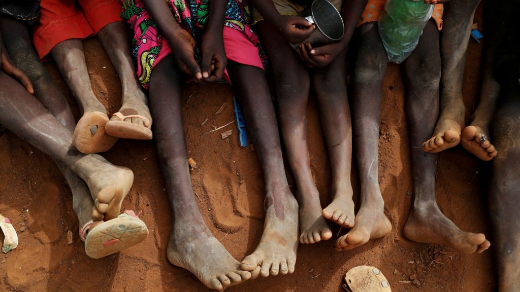 Se espera que los niños mueran de hambre en Darfur “en cuestión de días”, dice el jefe de la ONU en Sudán Se espera que los niños mueran de hambre en Darfur "en cuestión de días", dice el jefe de la ONU en Sudán