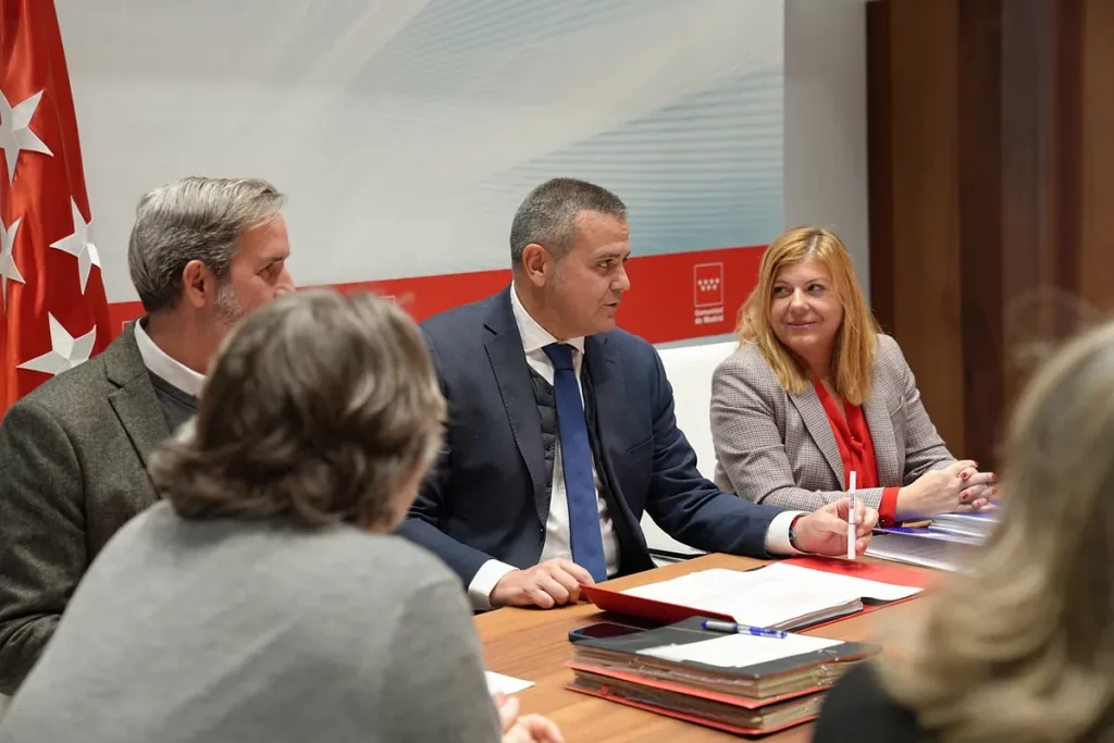 Se reincorpora el consejero madrileño de Transportes, Jorge Rodrigo, tras su baja por un cáncer: "La vida es generosa pero nos pone pruebas difíciles."