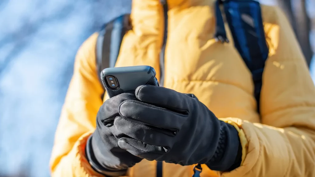 Si tu móvil tiene batería y se apaga de golpe, el culpable podría ser el frío: así puedes evitarlo
