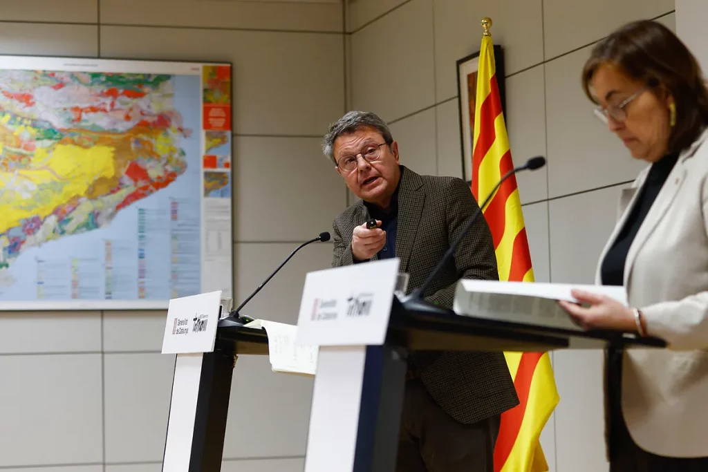 Sigue el caos en Rodalies mientras el Gobierno advierte que "es una de las redes que más sufrirá el cambio climático"