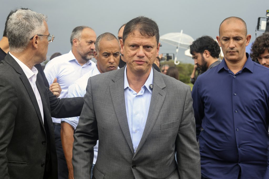 Tarcísio se apequena enquanto trio do PSD lança bloco da direita sem Bolsonaro