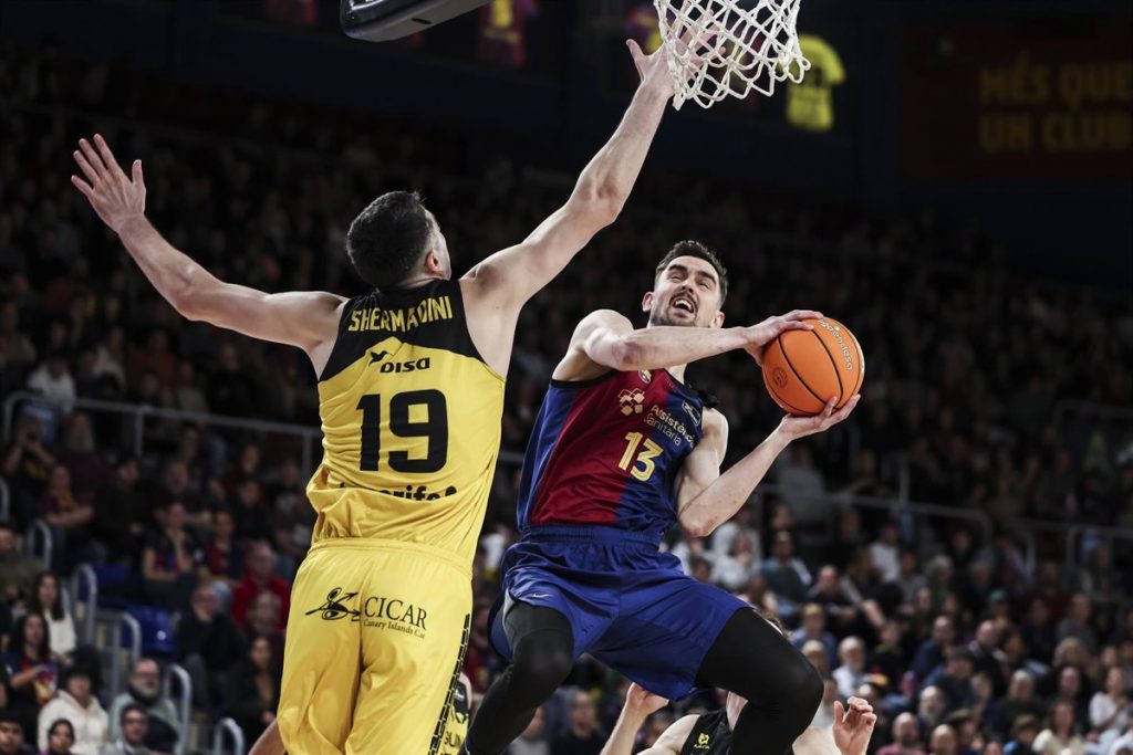Tenerife gana en el Palau para completar los bombos de la Copa Tenerife gana en el Palau para completar los bombos de la Copa