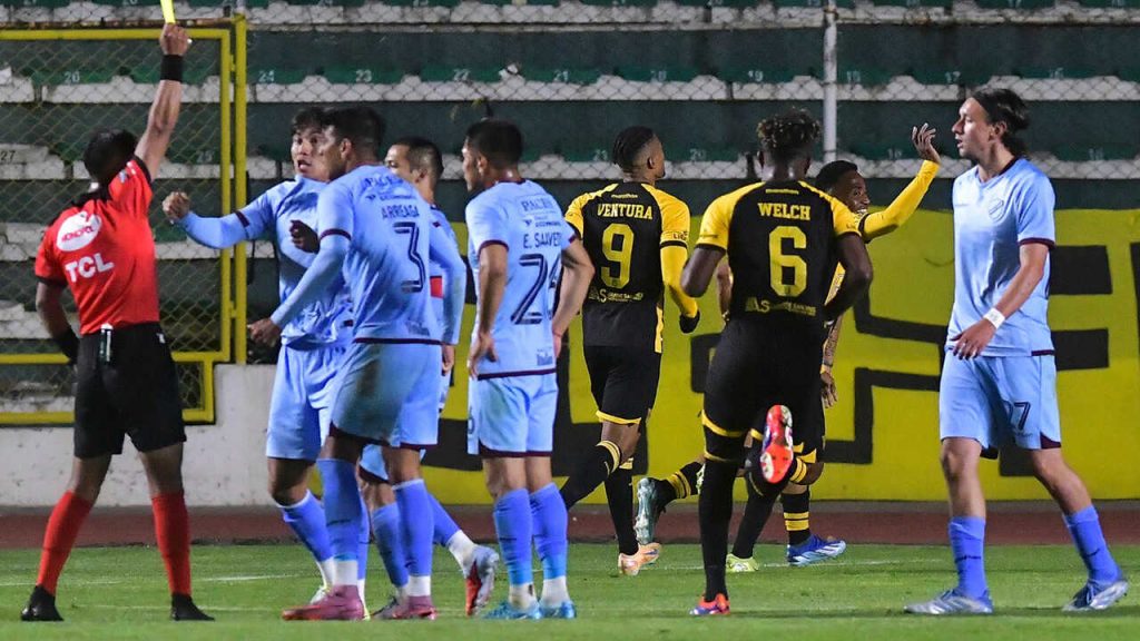 The Strongest y Bolívar empatan en el clásico paceño (2-2)