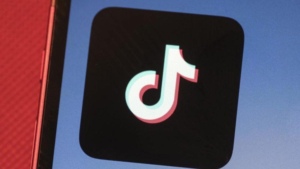 TikTok pasa en EE.UU. a manos de empresarios avalados por Trump y acaban seis años de lucha