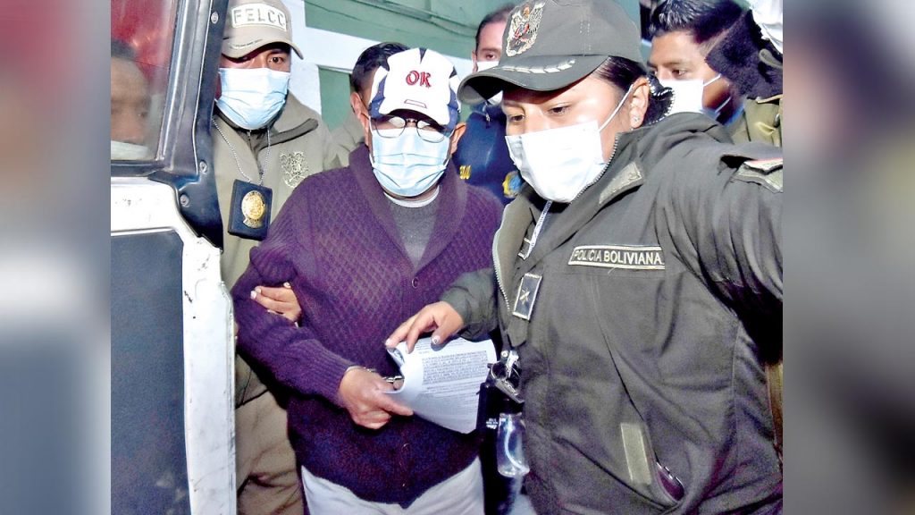 Tras cumplir sentencia, exjuez que liberó al feminicida Richard Choque recupera su libertad