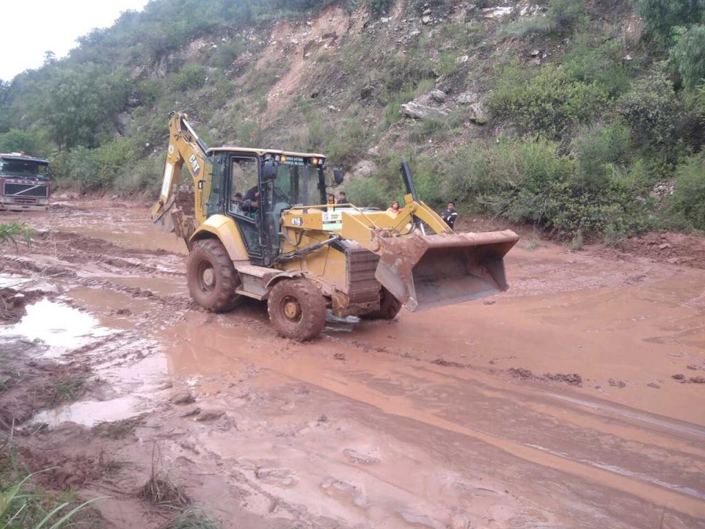 Tras derrumbe de río ABC habilita un carril en la ruta Oruro Tras derrumbe de río ABC habilita un carril en la ruta Oruro