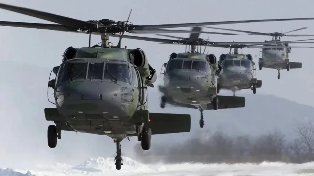 Tras la compra de los F-16, el Gobierno va por helicópteros que son un emblema de EE.UU.