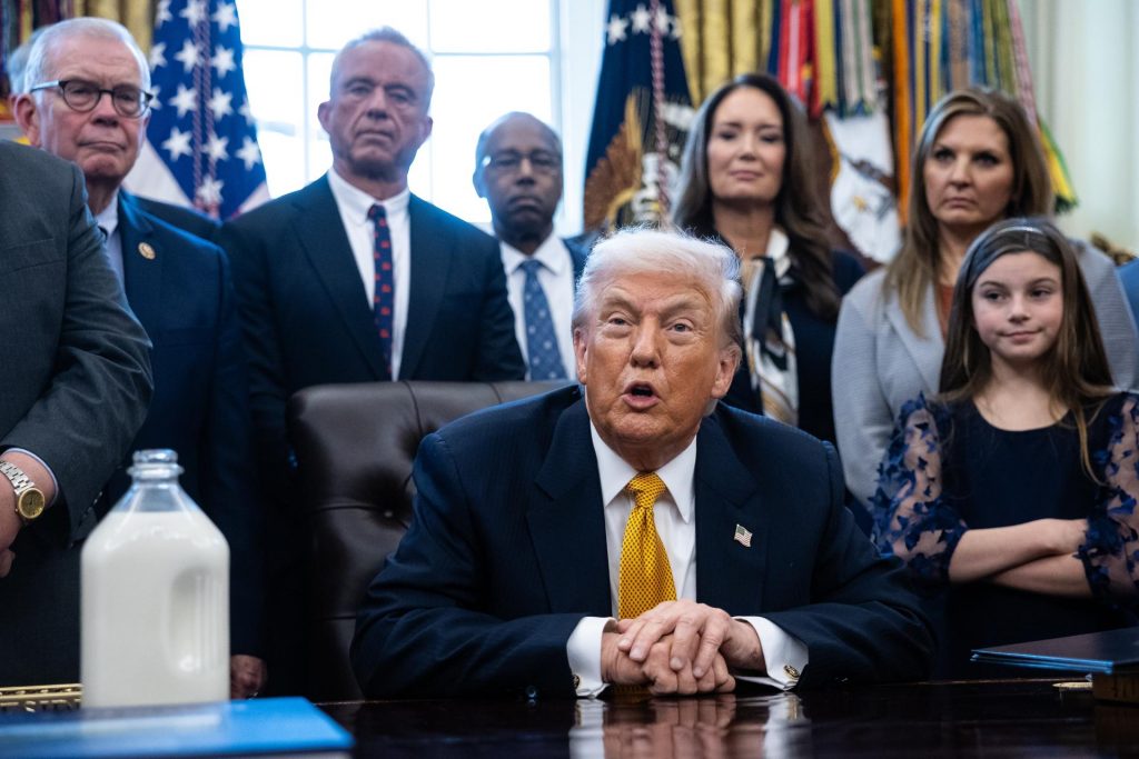 Trump amenaza con invocar la Ley de Insurrección en Minnesota si siguen ataques contra ICE