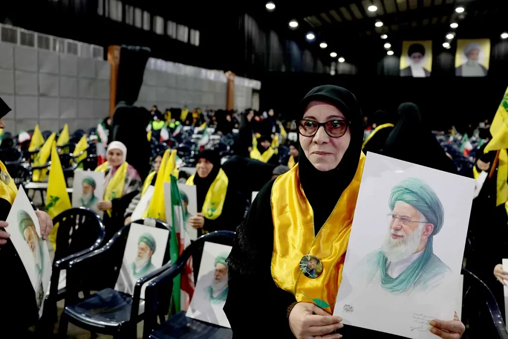 Trump amenaza de nuevo a Irán y asegura que su flota está lista para actuar como en Venezuela: "El tiempo se acaba"