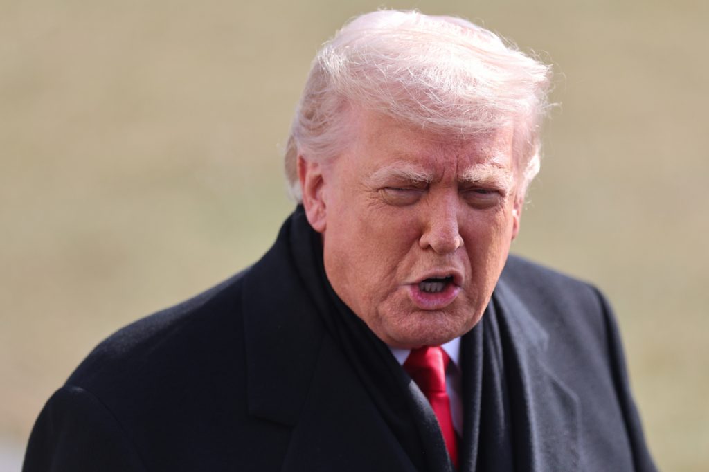 Trump asegura que Cuba "está a punto de caer" porque ya no recibe petróleo de Venezuela