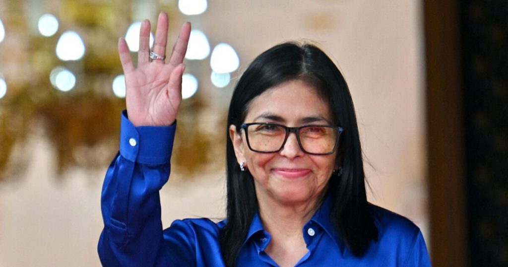 Trump dice que hablo con la "formidable" presidenta interna de Venezuela, Delcy Rodríguez