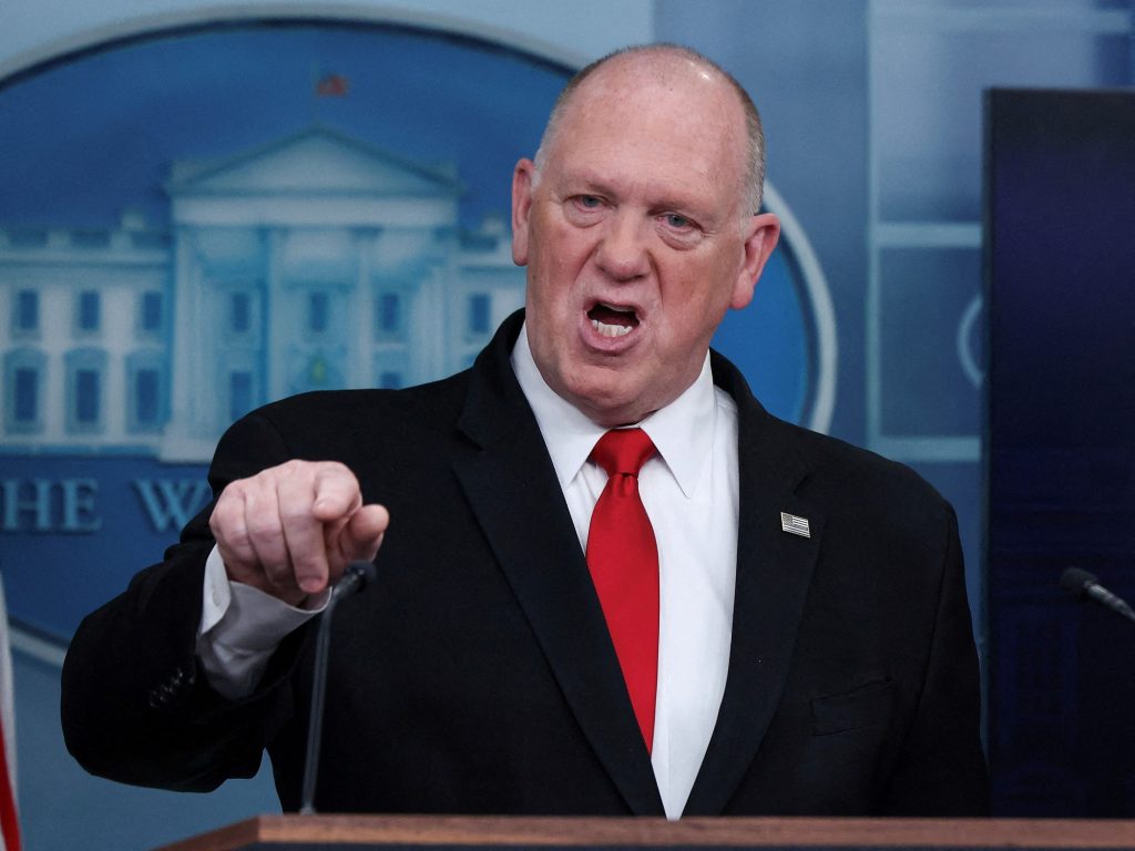 Trump envía al "zar de la frontera" para frenar la crisis en Minneapolis tras el asesinato de un enfermero