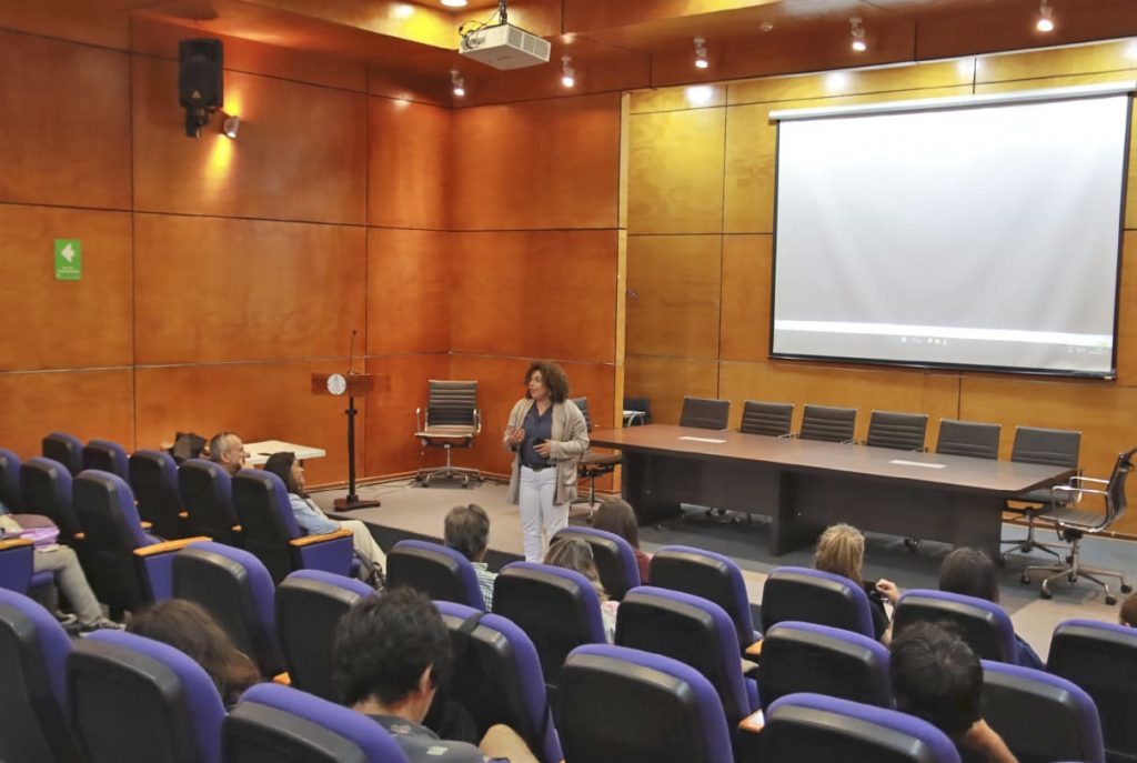 UOH dio inicio al “Ciclo de Cine y Territorio” gratuito para la comunidad de Pichilemu UOH dio inicio al “Ciclo de Cine y Territorio” gratuito para la comunidad de Pichilemu