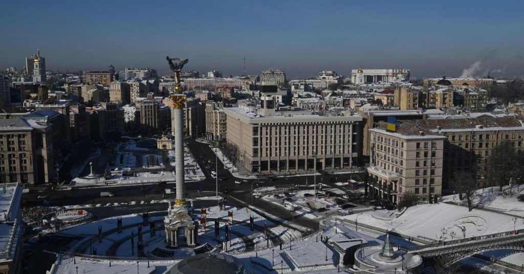 Un apagón deja temporalmente a la ciudad de Kiev en Ucrania sin metro y sin agua - Europa