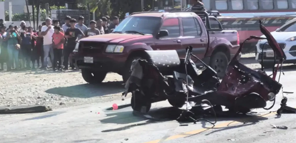 Un muerto, dos heridos y un mototaxi destruido en accidente en la ruta al suroccidente.