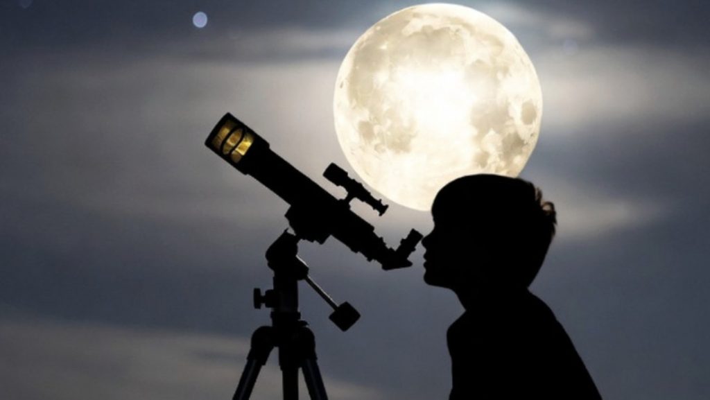 Un niño fabrica un telescopio de cartón que le permite ver los cráteres lunares (VIDEO)