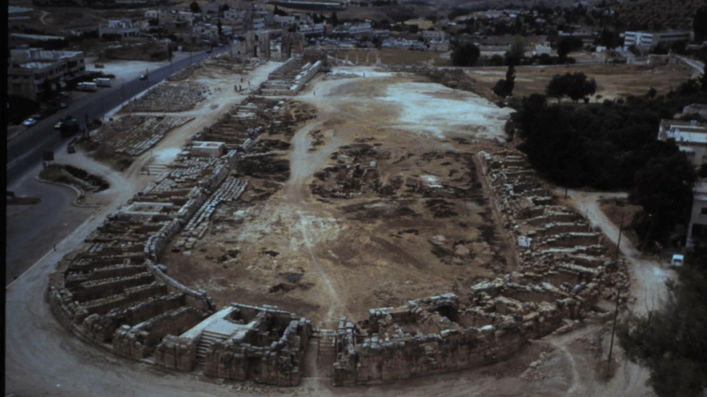 Una fosa común de Jordania donde enterraron cientos de cuerpos en días revela el impacto de la primera pandemia registrada de la historia. Una fosa común de Jordania donde enterraron cientos de cuerpos en días revela el impacto de la primera pandemia registrada de la historia.