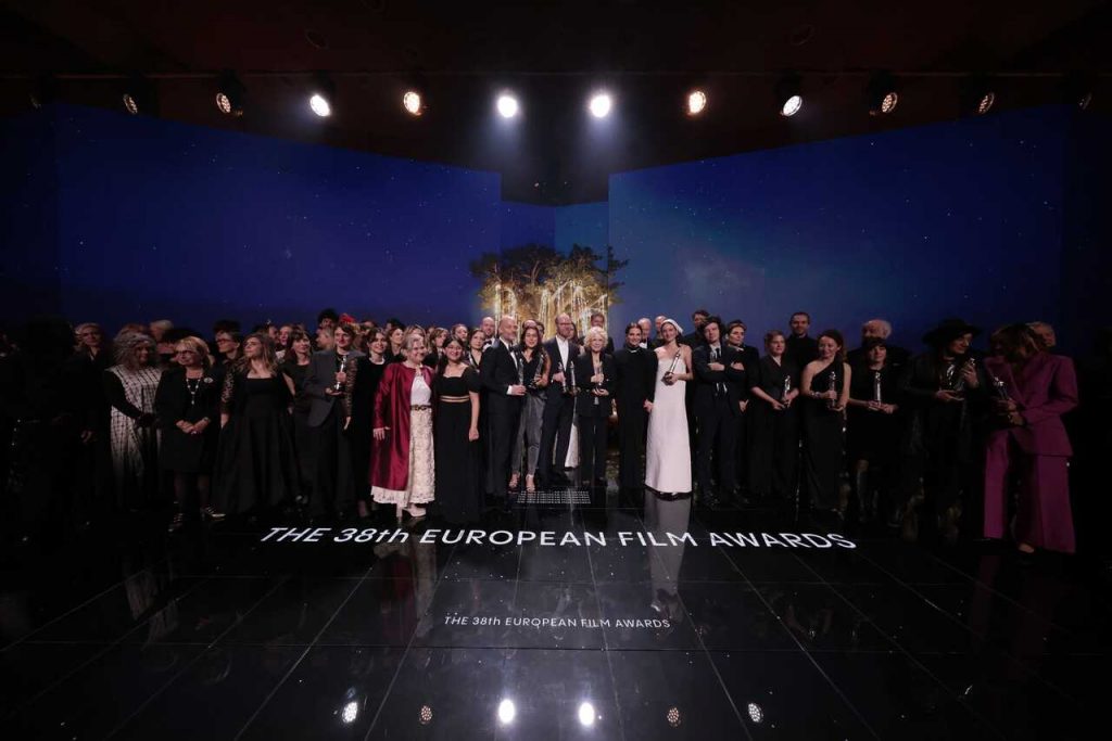 'Valor sentimental' y 'Sirat' triunfan en los Premios de Cine Europeo