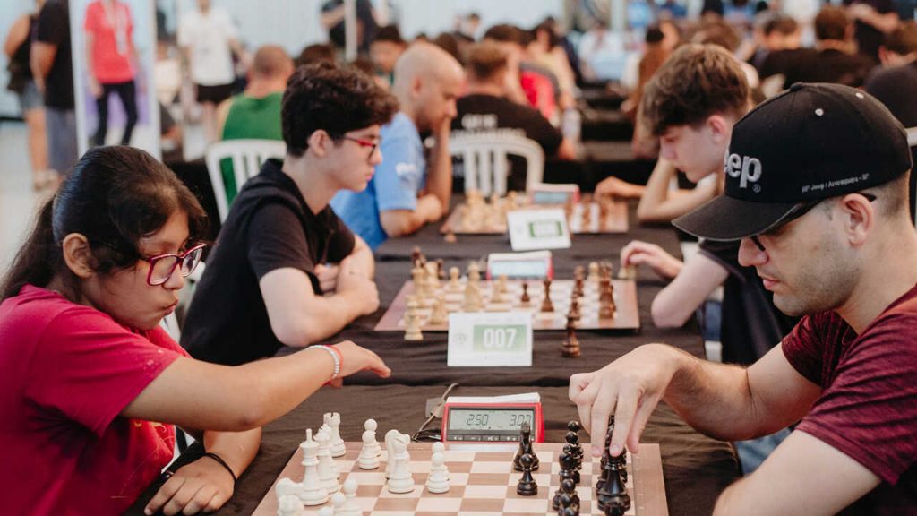 Velarde gana plata y Ticona logra bronce en el Brazil Chess Series Floripa 2026