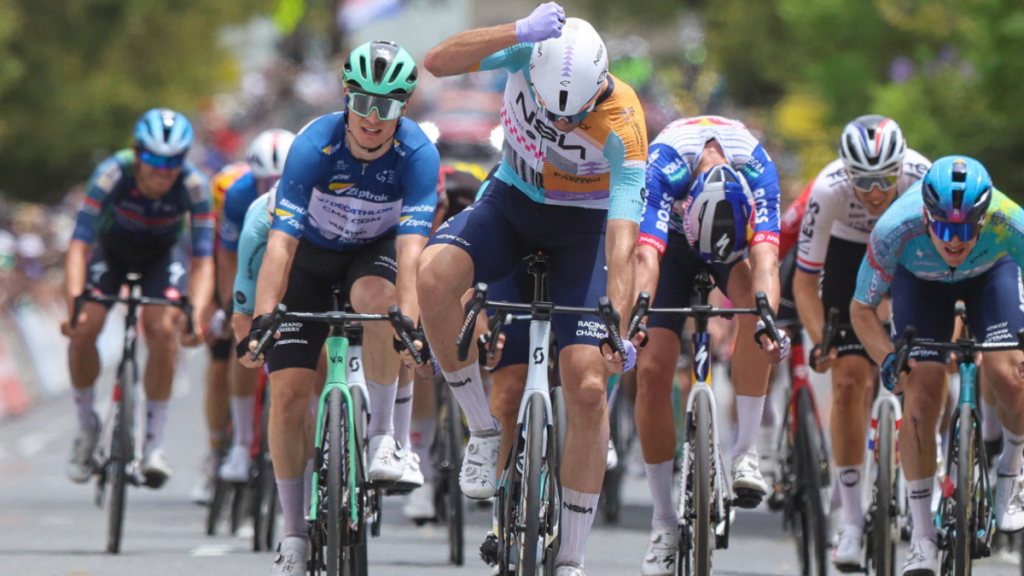 Vernon regala a NSN su primera victoria imponiéndose al sprint en Australia