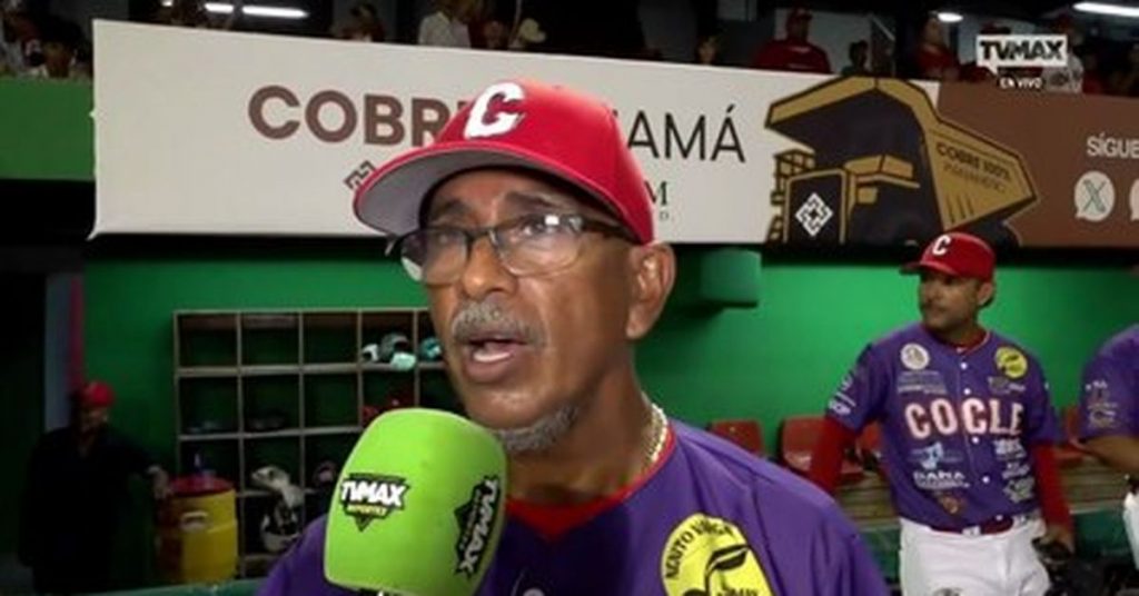 Vídeo | Béisbol Juvenil 2026| Colón vs Coclé: Rodrigo Merón resalta la labor de sus dirigidos en la victoria – Campeonato juvenil Vídeo | Béisbol Juvenil 2026| Colón vs Coclé: Rodrigo Merón resalta la labor de sus dirigidos en la victoria - Campeonato juvenil
