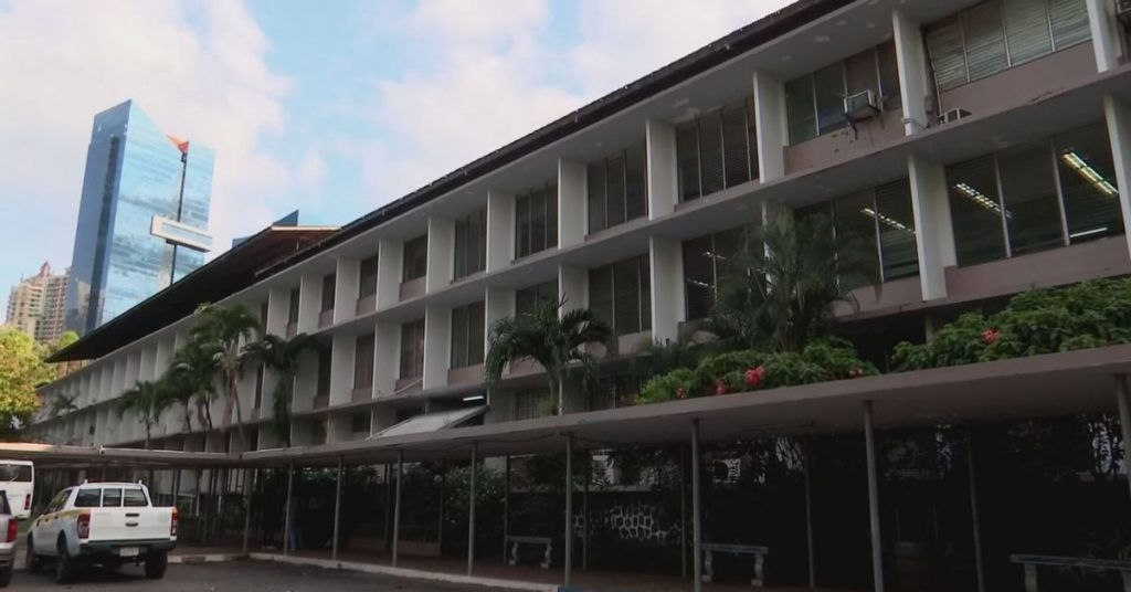 Vídeo | Ministra Lucy Molinar acude al Remón Cantera por amenazas contra su directora - Videos