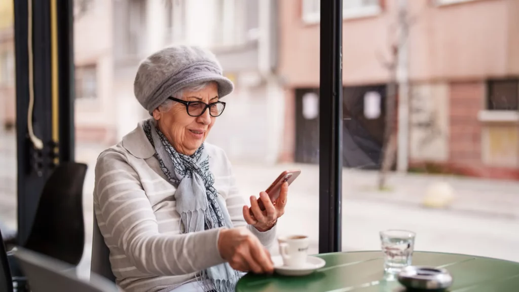 "WhatsApp se ha convertido en el canal preferido para estar lejos de usuarios mayores"