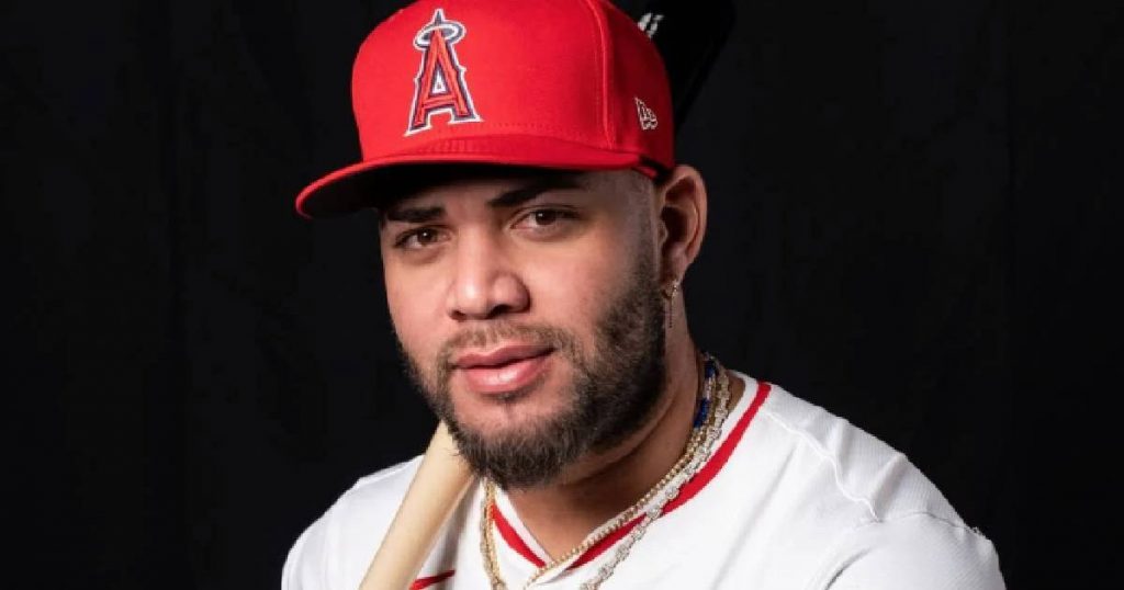 Yoan Moncada pacta con los Ángeles para 2026