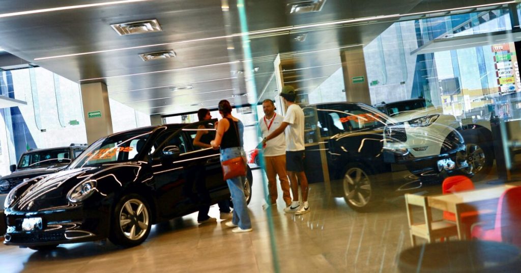 así subirán los precios de los autos en México en 2026