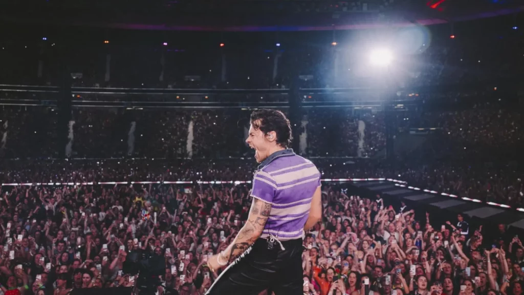 ciudades por todo el mundo se llenan de carteles con el eslogan "We pertenecen juntos"