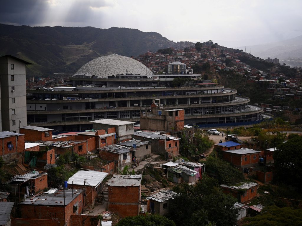 cómo es el centro de detención que los venezolanos comparan con la ESMA y que ahora se transformará en un centro social