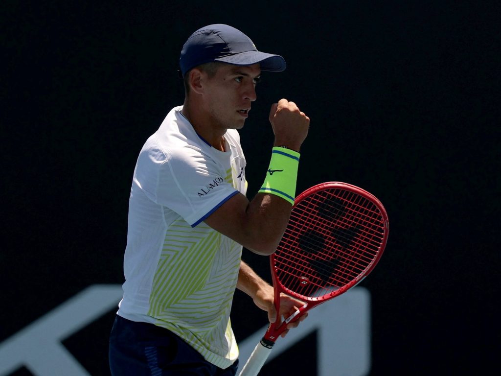 debuta Seba Báez, el último de los nueve argentinos, y Sinner, el último campeón