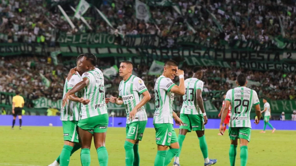 él es el extremo con pasado en selección que busca