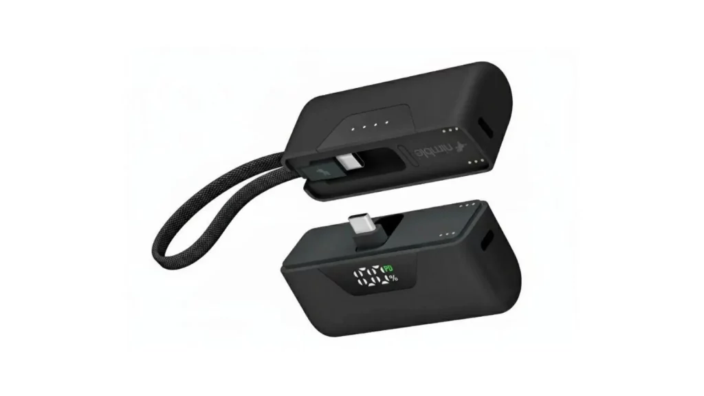 este power bank se divide para cargar dos móviles a la vez