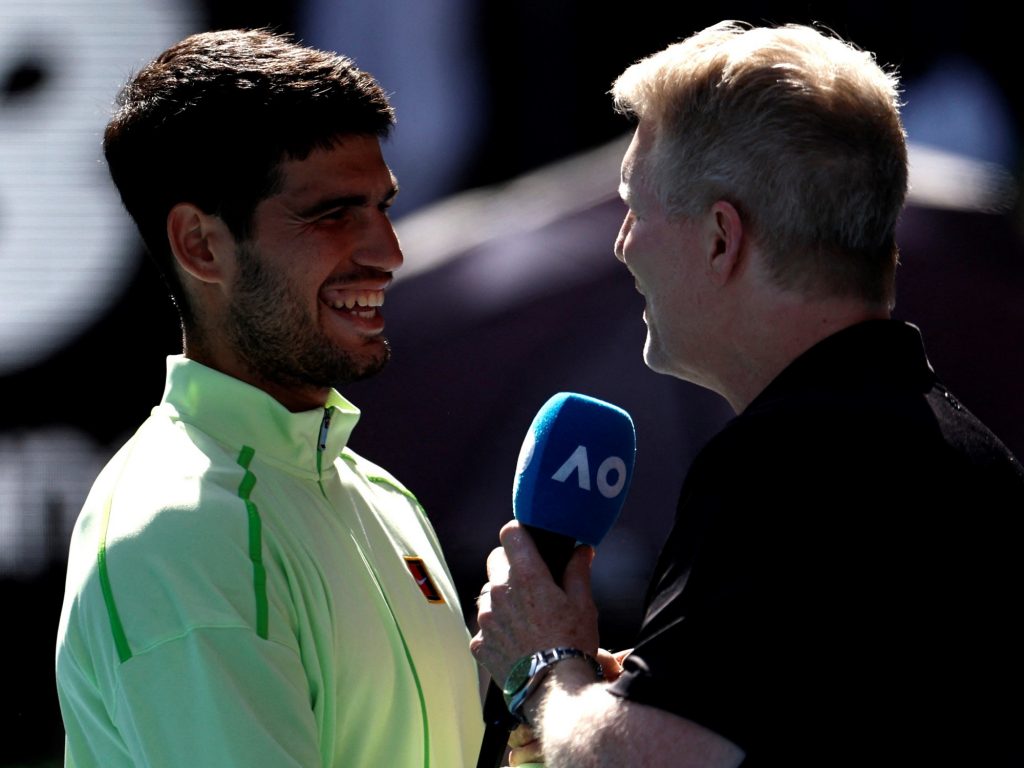 fulminó a Tommy Paul y después sedujo a todos en su entrevista con la TV. fulminó a Tommy Paul y después sedujo a todos en su entrevista con la TV.