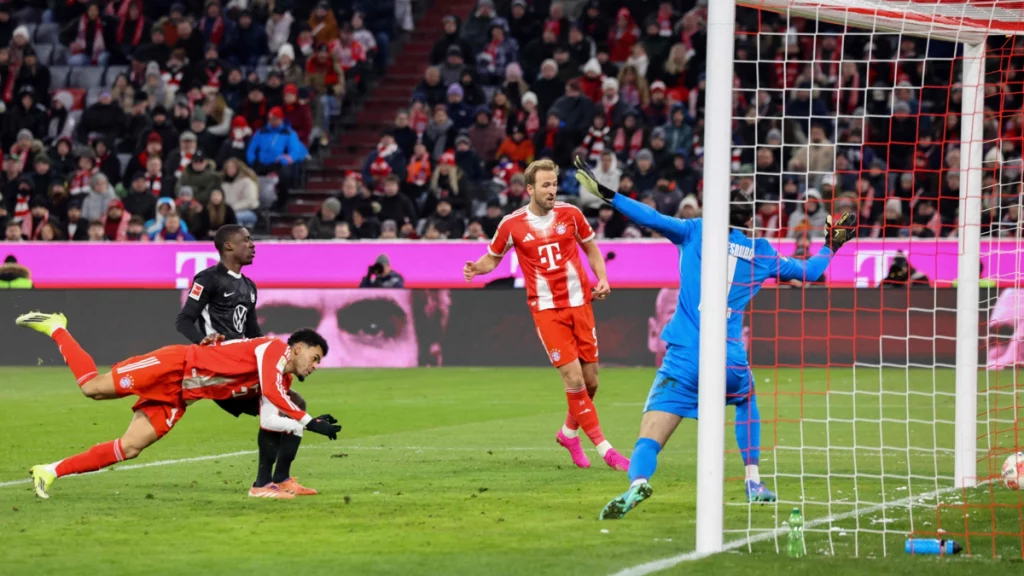 gol y dos asistencias en la goleada del Bayern Múnich al Wolfsburgo
