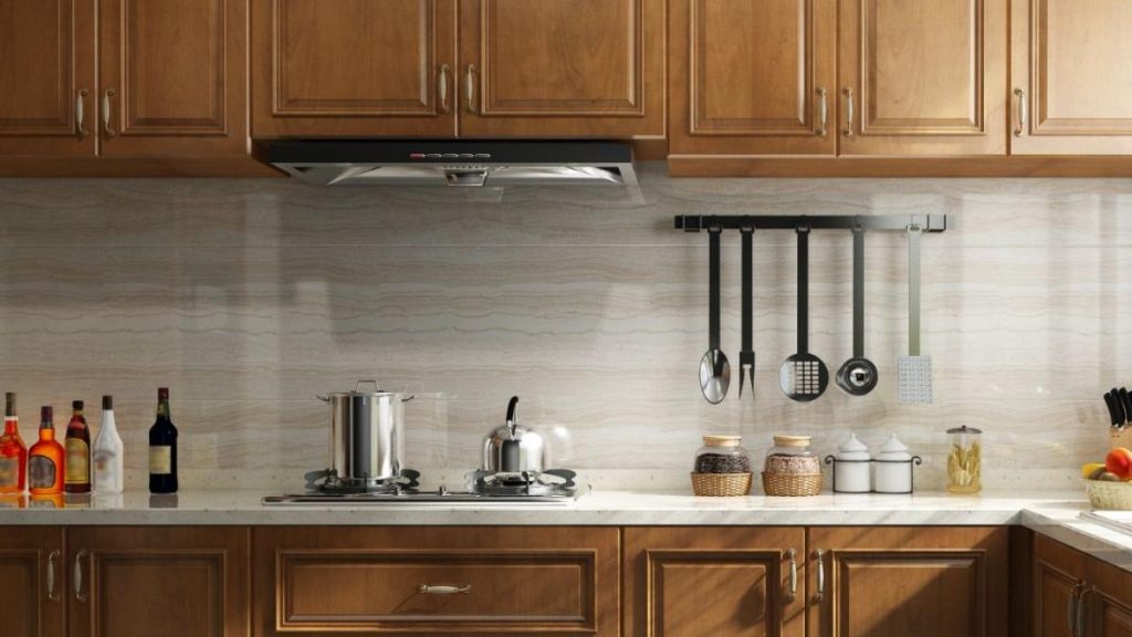 las mini estanterías que organizan, suman almacenaje y no ocupan nada de espacio en la cocina