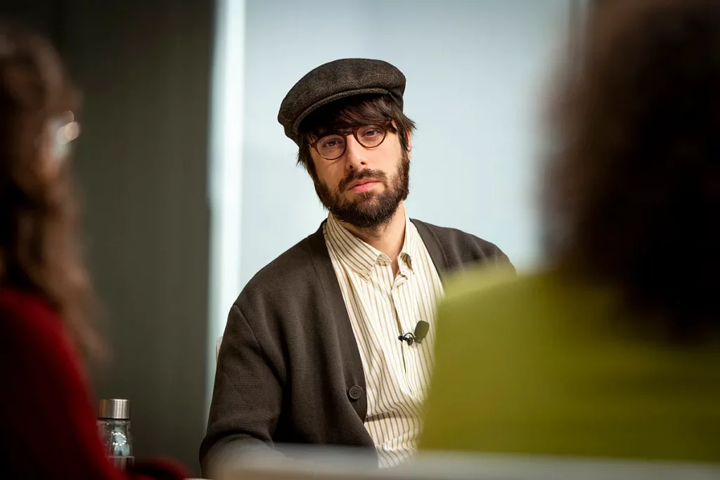 "El diálogo debe sustituir a los fusiles."dijo Carrillo