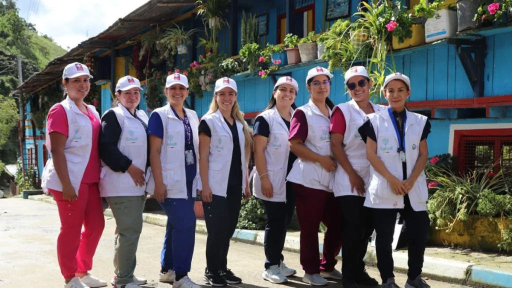 se han invertido $8,2 billones en atención primaria en tres años