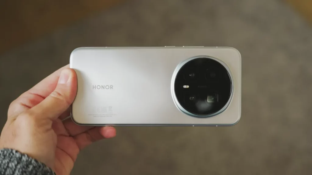 tiene un zoom y desenfoque a la altura de muy pocos