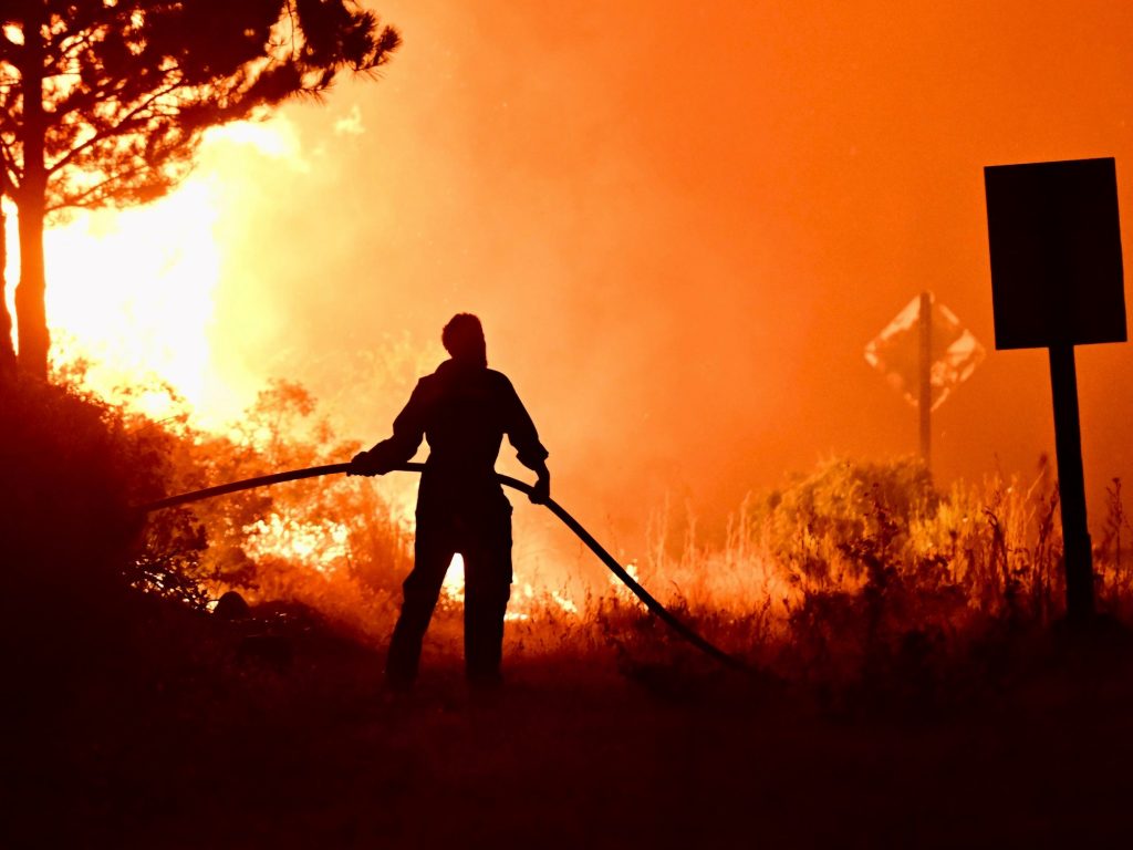 tras el reclamo opositor, el Gobierno declararía la emergencia para acelerar el envío de ayuda