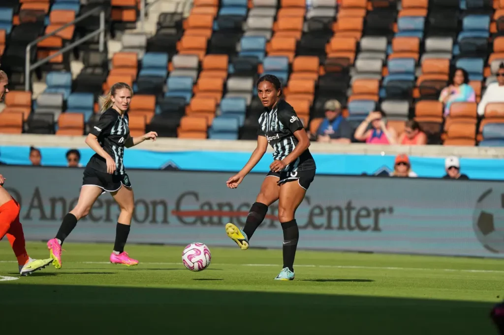 un centro deportivo 100% para fútbol femenino
