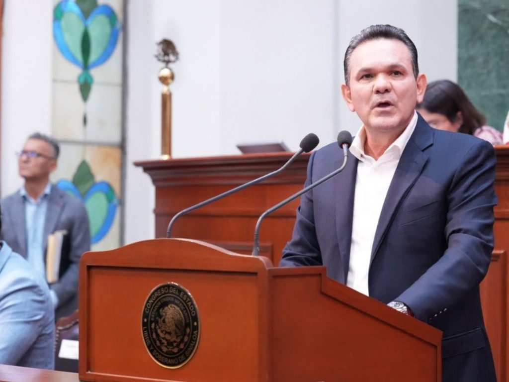 un diputado fue atacado a balazos y pelea por su vida