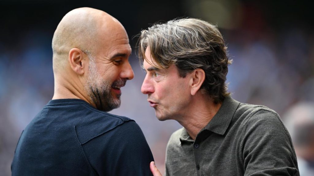 ¡Pillan al entrenador del Tottenham con una taza del Arsenal en la mano! ¡Pillan al entrenador del Tottenham con una taza del Arsenal en la mano!