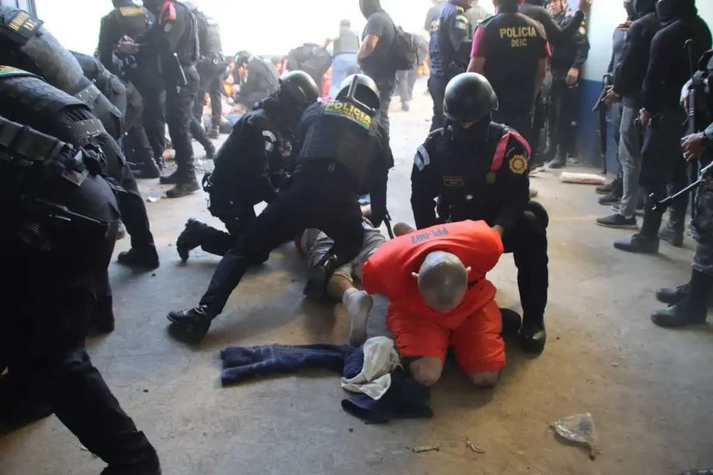 ¿Pueden las instalaciones militares funcionar como centros para presos de alta peligrosidad?