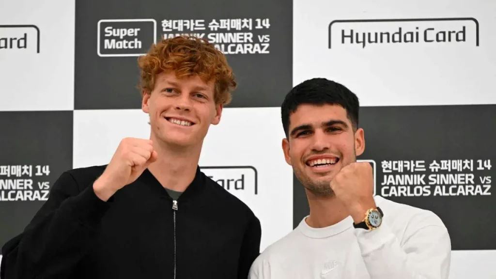 ¿Te gustaría ver a Alcaraz y Sinner jugando juntos? La idea parece que también le suena a los dos mejores del mundo. ¿Te gustaría ver a Alcaraz y Sinner jugando juntos? La idea parece que también le suena a los dos mejores del mundo.