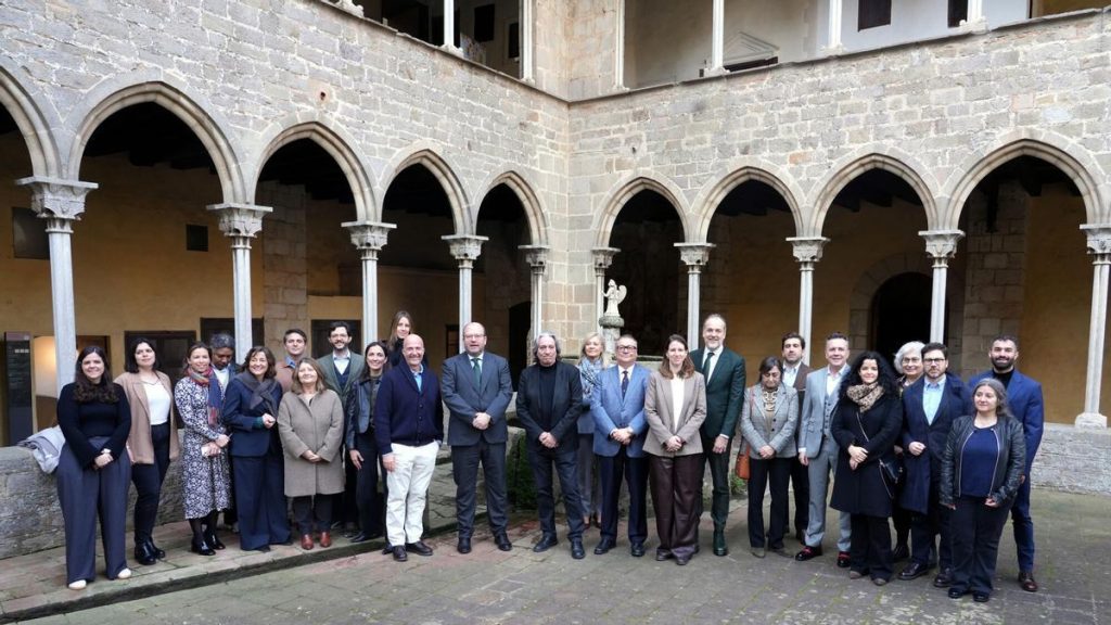 52 conciertos en 29 espacios por los 10 distritos de la ciudad 52 conciertos en 29 espacios por los 10 distritos de la ciudad